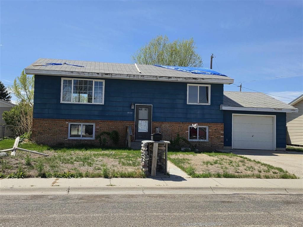 Photo of 1808 Gregg Ave, Worland, WY 82401 (MLS # 10032347)