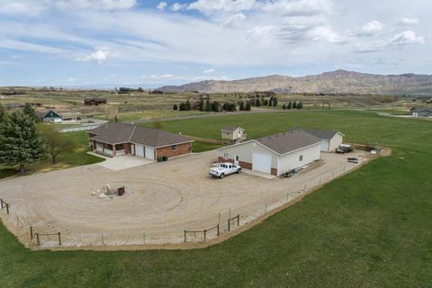Photo of 86 Rolling Hills Dr, Cody, WY 82414 (MLS # 10031220)