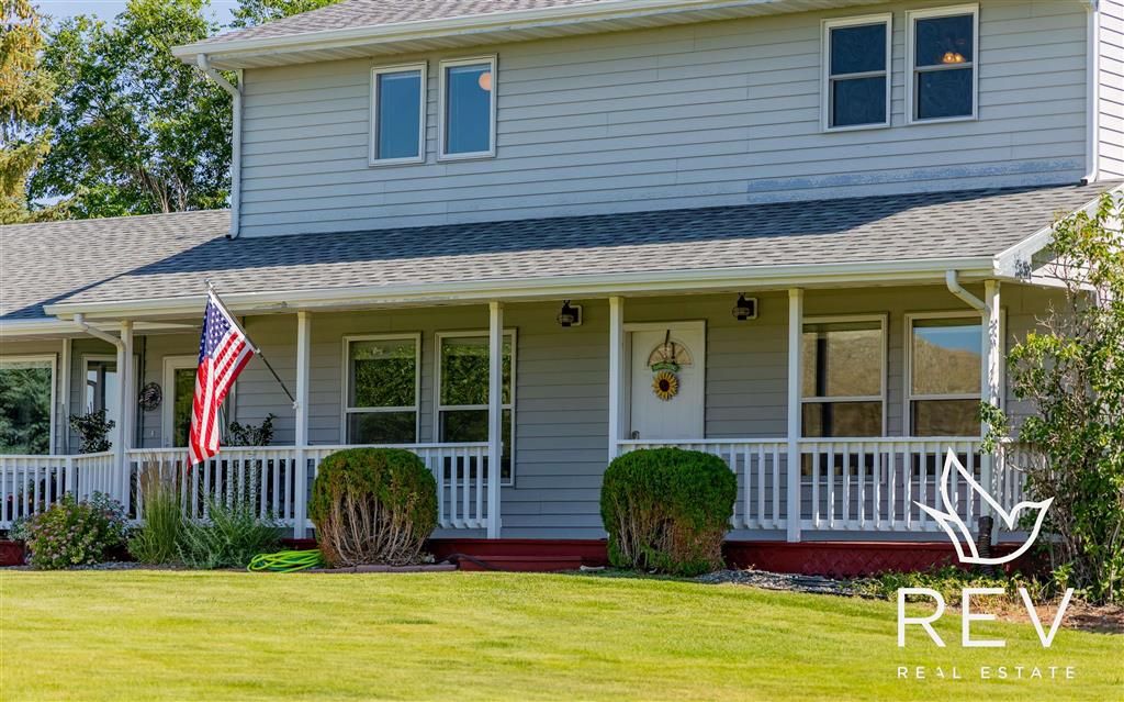 Photo of 14 Beacon Dr, Cody, WY 82414 (MLS # 10031497)