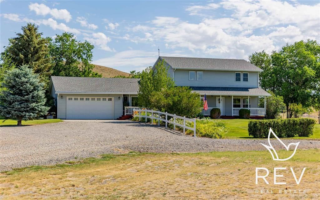Photo of 14 Beacon Dr, Cody, WY 82414 (MLS # 10031497)
