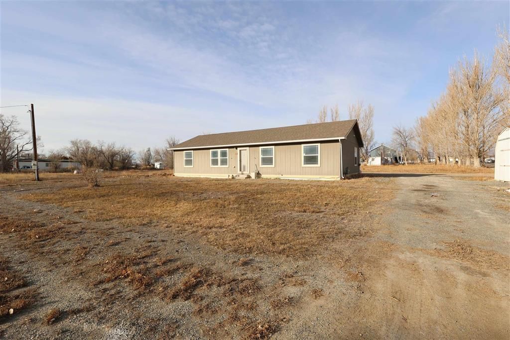Photo of 105 W 2nd St N St, Cowley, WY 82420 (MLS # 10031960)