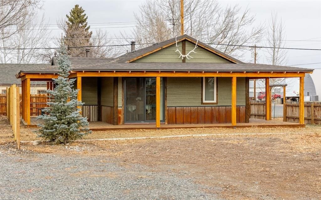 Photo of 627 15th St, Cody, WY 82414 (MLS # 10030764)