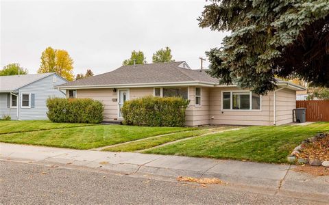 Photo of 2026 Shoshoni Trail N Trl, Cody, WY 82414 (MLS # 10031766)