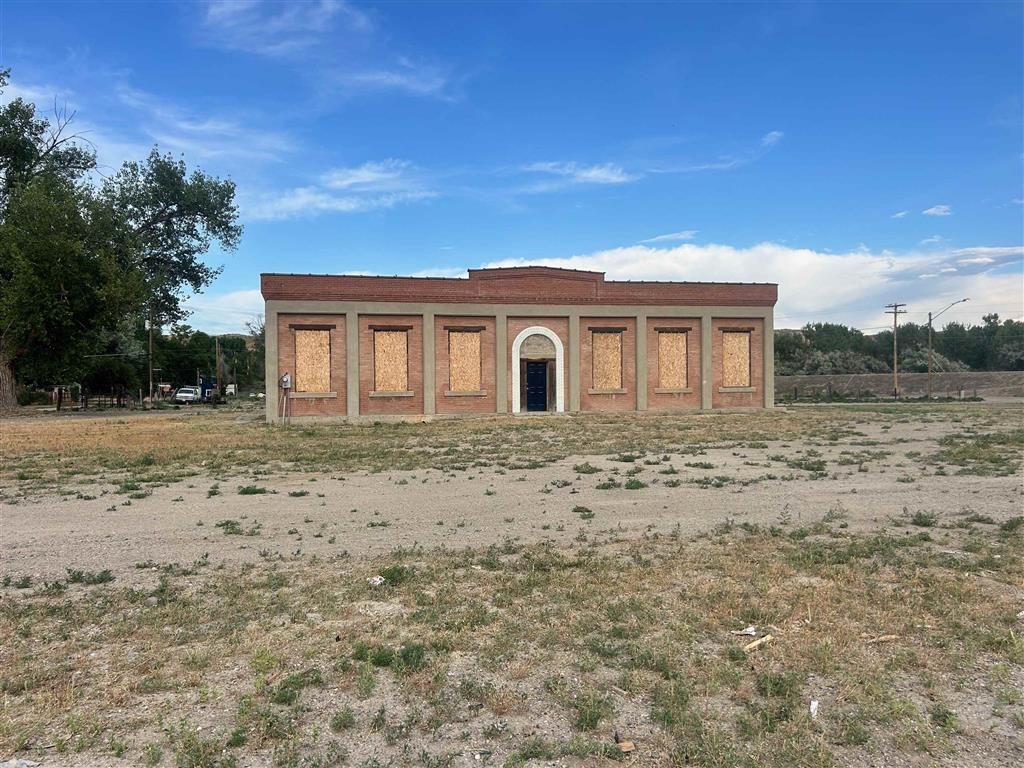 Photo of 800 6th St, Greybull, WY 82426 (MLS # 10031442)