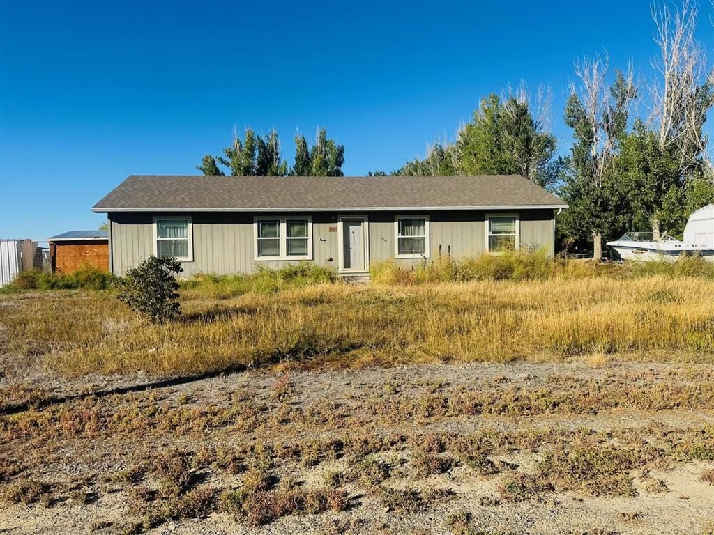 Photo of 105 W 2nd St N St, Cowley, WY 82420 (MLS # 10031737)