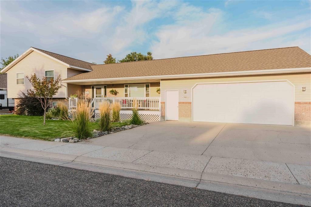 Photo of 908 35th St, Cody, WY 82414 (MLS # 10031885)