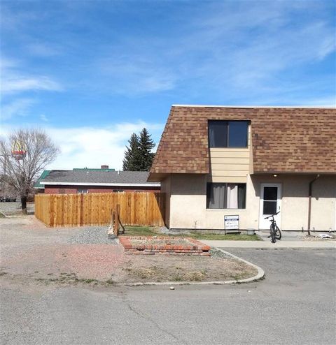 Photo of 1809 Mountain View Dr, Cody, WY 82414 (MLS # 10031748)