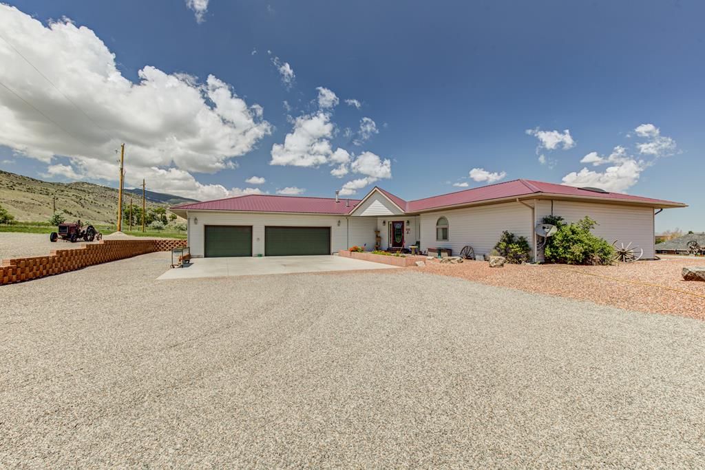 Photo of 138 Southfork Rd, Cody, WY 82414 (MLS # 10020139)