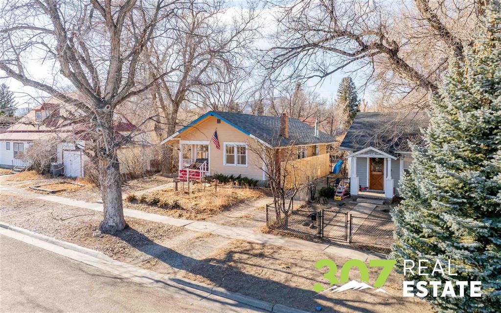 Photo of 837 12th St, Cody, WY 82414 (MLS # 10031984)