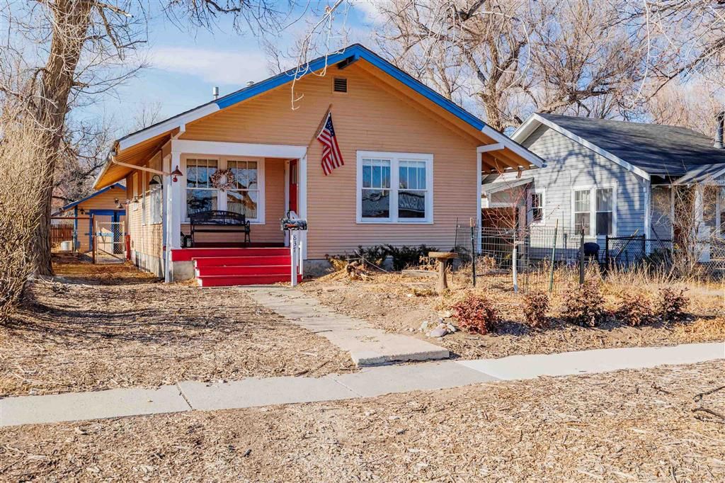 Photo of 837 12th St, Cody, WY 82414 (MLS # 10031984)