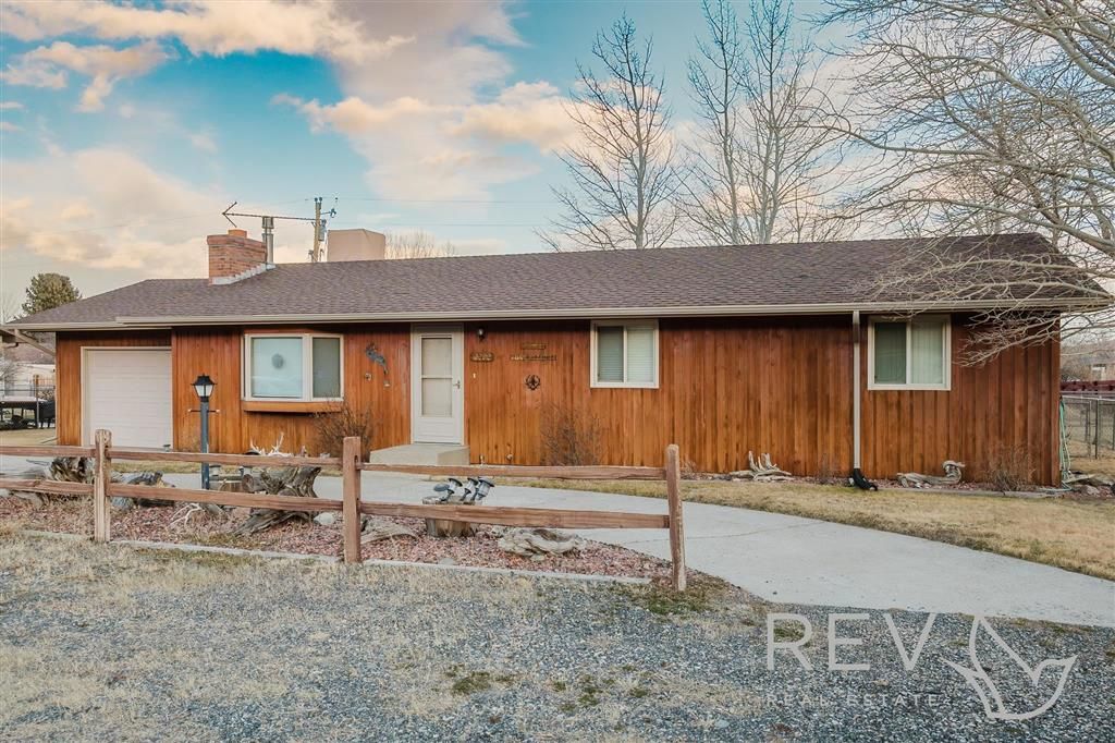 Photo of 2202 Gentle St, Cody, WY 82414 (MLS # 10031930)
