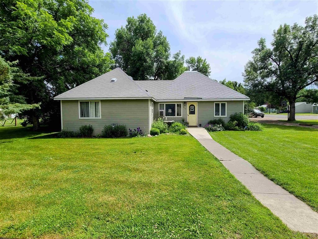 Photo of 415 Holdrege Ave, Basin, WY 82410 (MLS # 10031861)