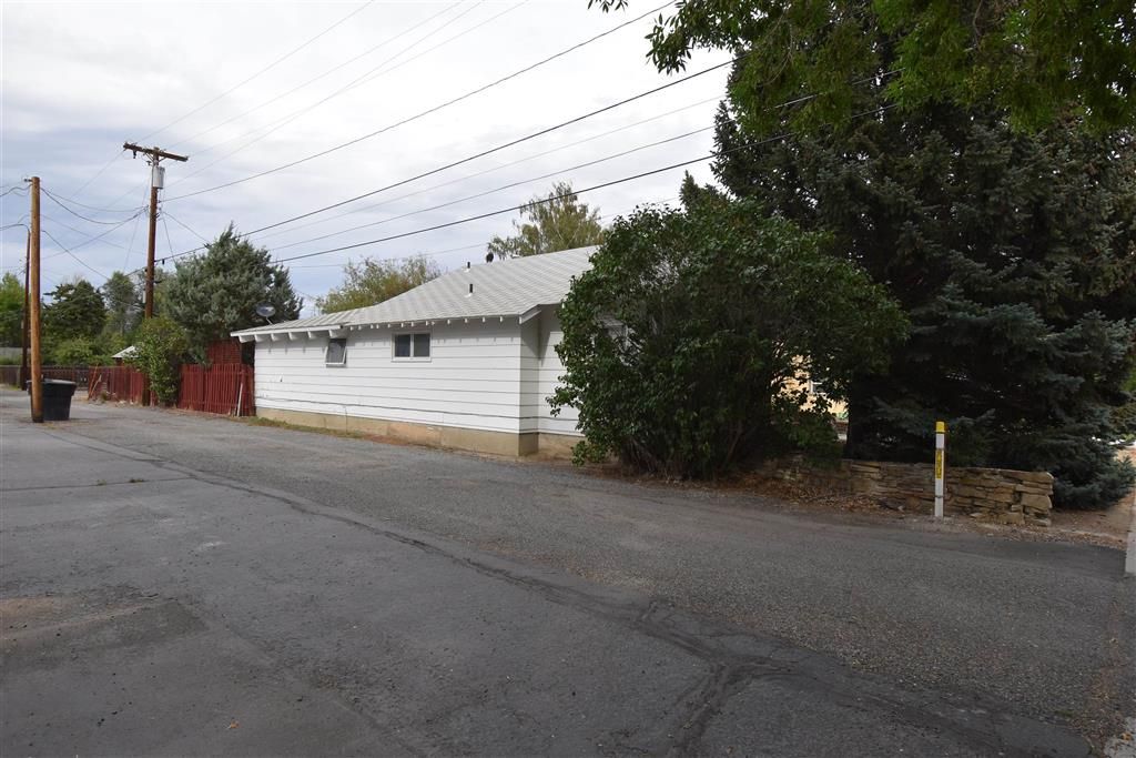 Photo of 425 W 3rd St, Powell, WY 82435 (MLS # 10031616)