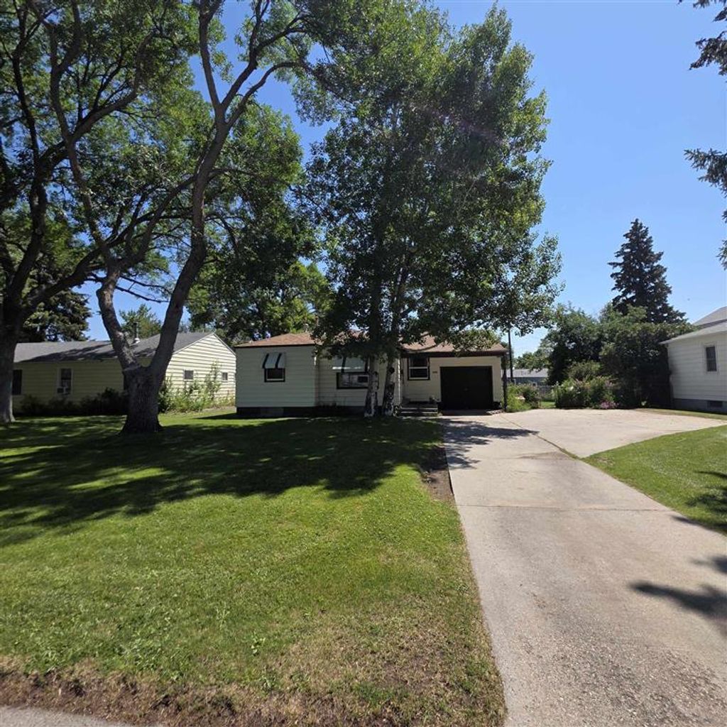 Photo of 1620 21st St, Cody, WY 82414 (MLS # 10031483)