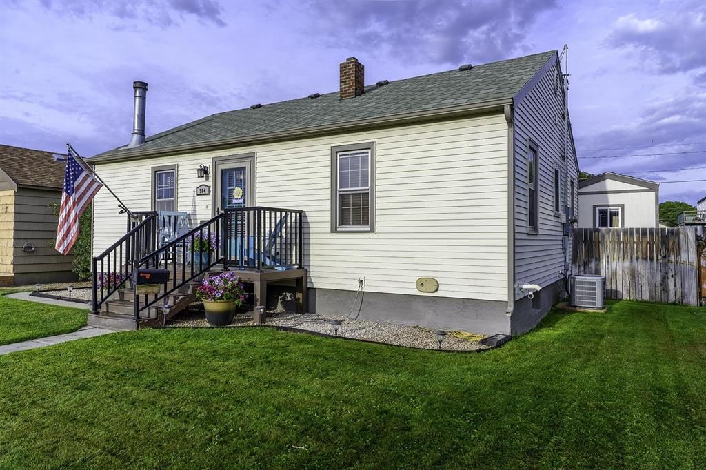 Photo of 564 N Clark St, Powell, WY 82435 (MLS # 10032044)