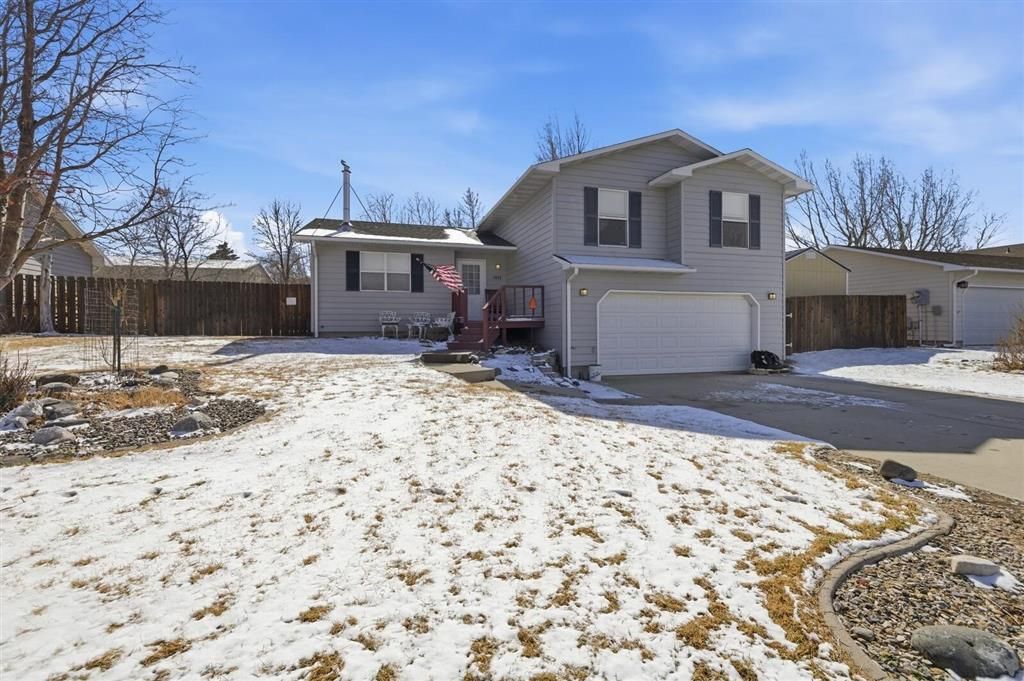 Photo of 1026 River View Dr, Cody, WY 82414 (MLS # 10032140)
