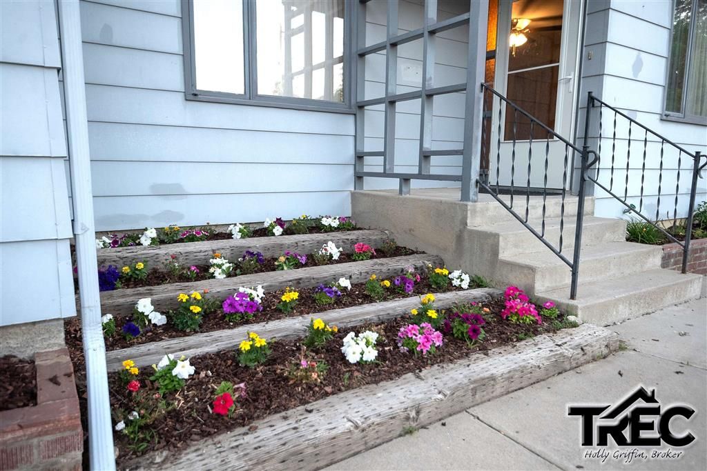 Photo of 241 2nd St W St, Powell, WY 82435 (MLS # 10031463)