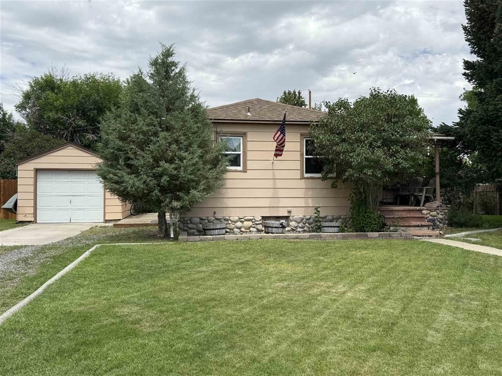 Photo of 2105 Stampede Ave, Cody, WY 82414 (MLS # 10031107)