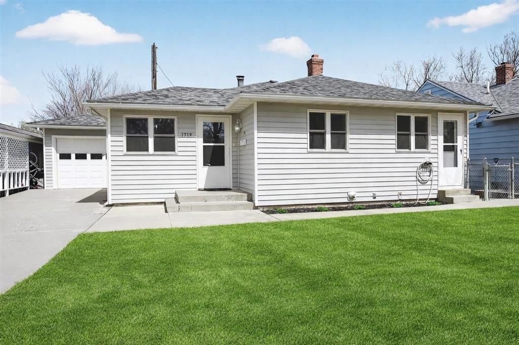 Photo of 1719 Bleistein Ave, Cody, WY 82414 (MLS # 10031230)