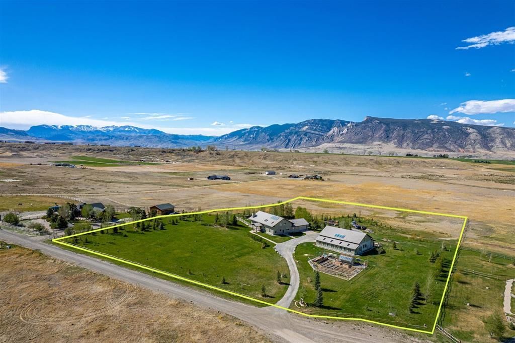 Photo of 15 Ridge View Tr, Cody, WY 82414 (MLS # 10032392)