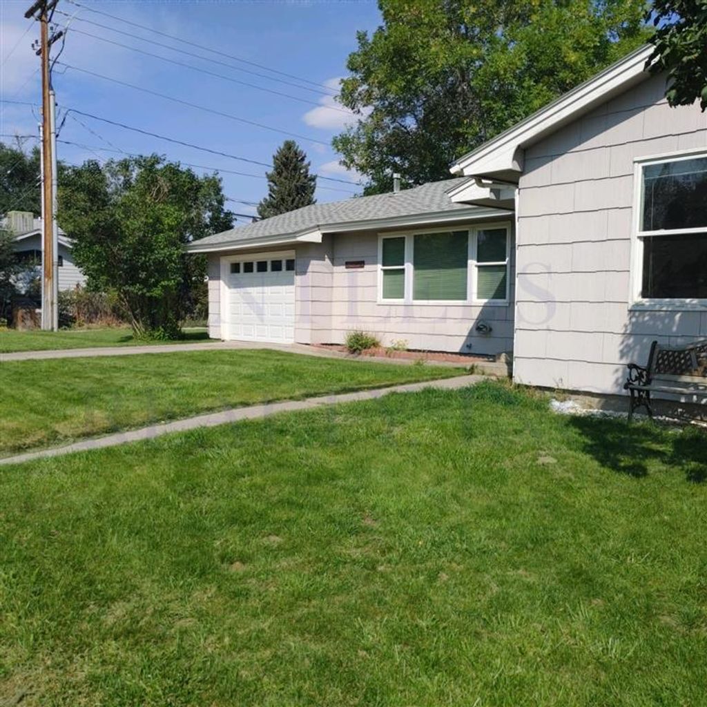 Photo of 1925 Stampede Ave, Cody, WY 82414 (MLS # 10032235)