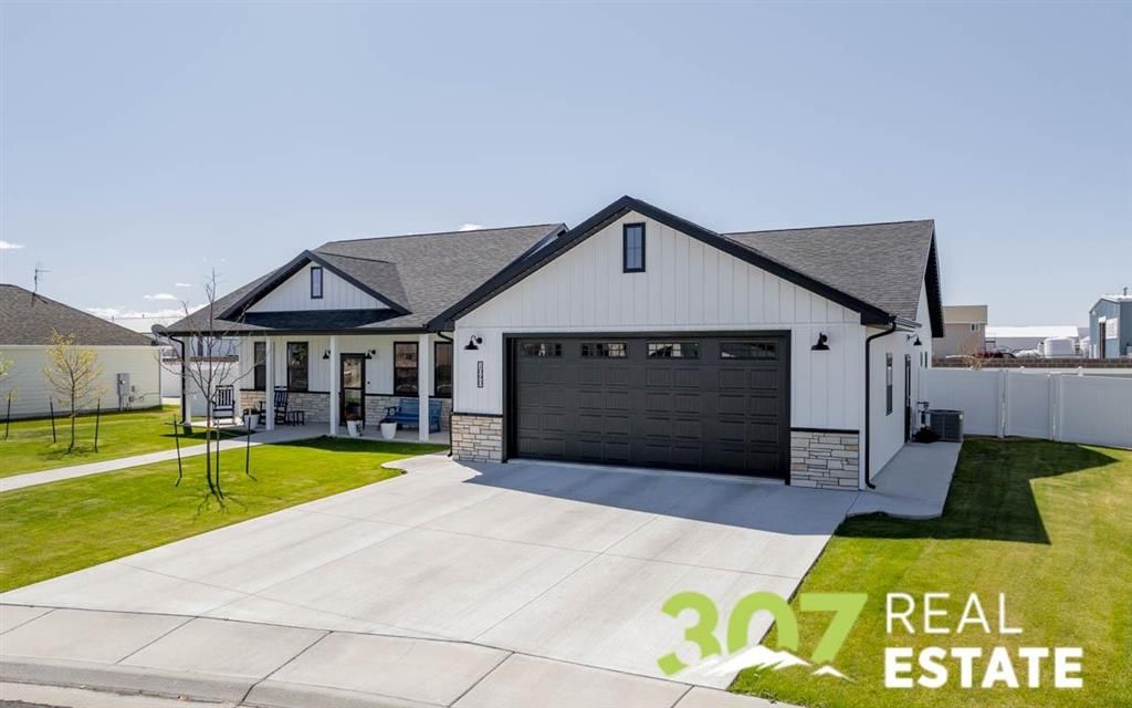 Photo of 1090 Morning Glory Ln, Powell, WY 82435 (MLS # 10032141)