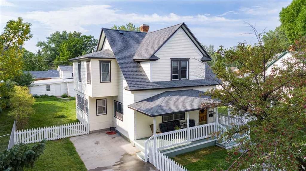 Photo of 1032 Bleistein Ave, Cody, WY 82414 (MLS # 10032348)