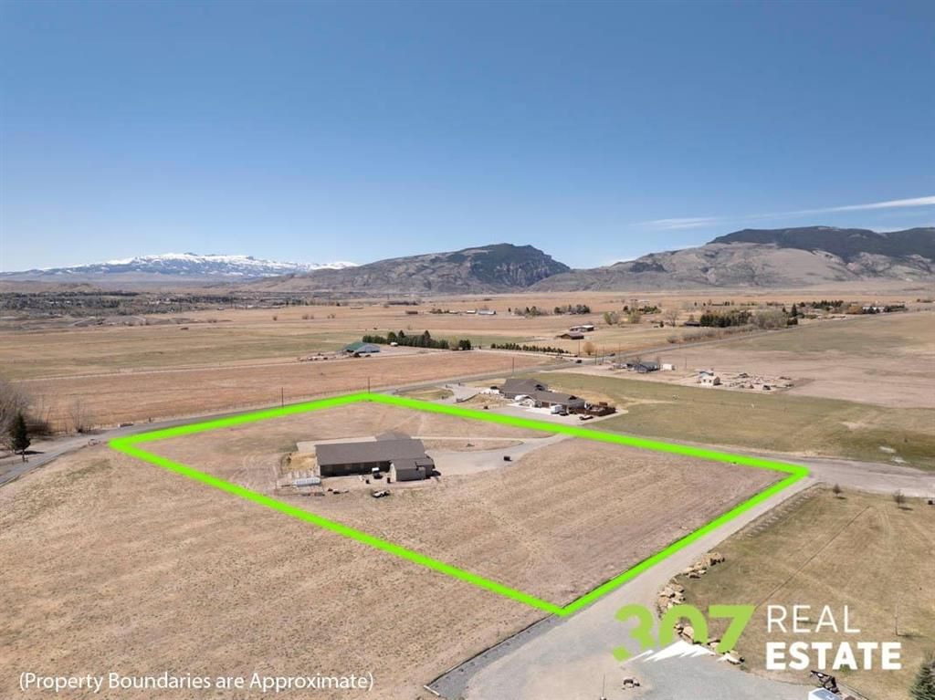 Photo of 6 Prairie Schooner Dr, Cody, WY 82414 (MLS # 10032345)
