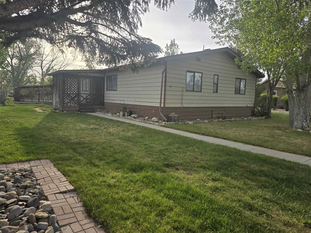 Photo of 916 N 7th ST, Greybull, WY 82426 (MLS # 10032384)