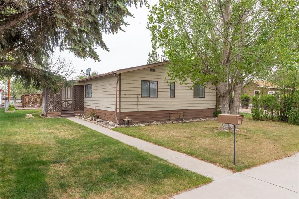 Photo of 916 N 7th ST, Greybull, WY 82426 (MLS # 10032384)