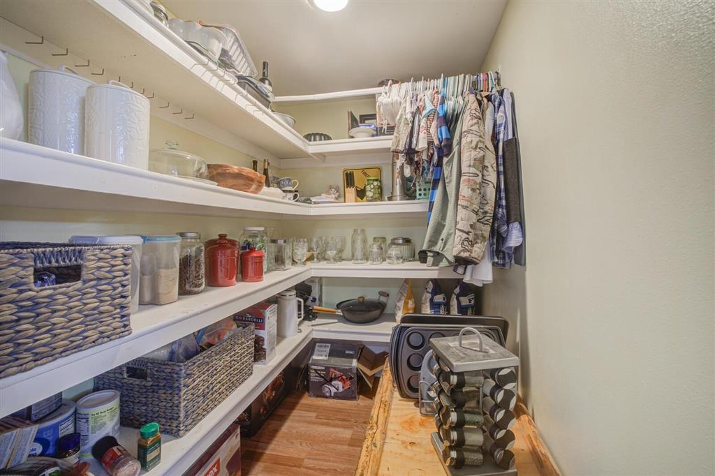 Cody, Wyoming 82414, United States, 3 Bedrooms Bedrooms, ,2 BathroomsBathrooms,Residential,Pending,45107