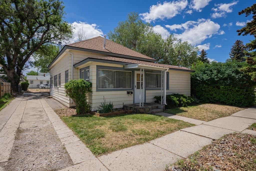 Photo of 1118 Bleistein Ave, Cody, WY 82414 (MLS # 10032433)