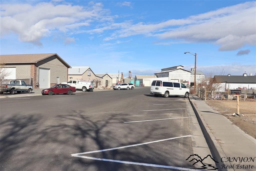 Photo of 423 S Clark St, Powell, WY 82435 (MLS # 10032023)