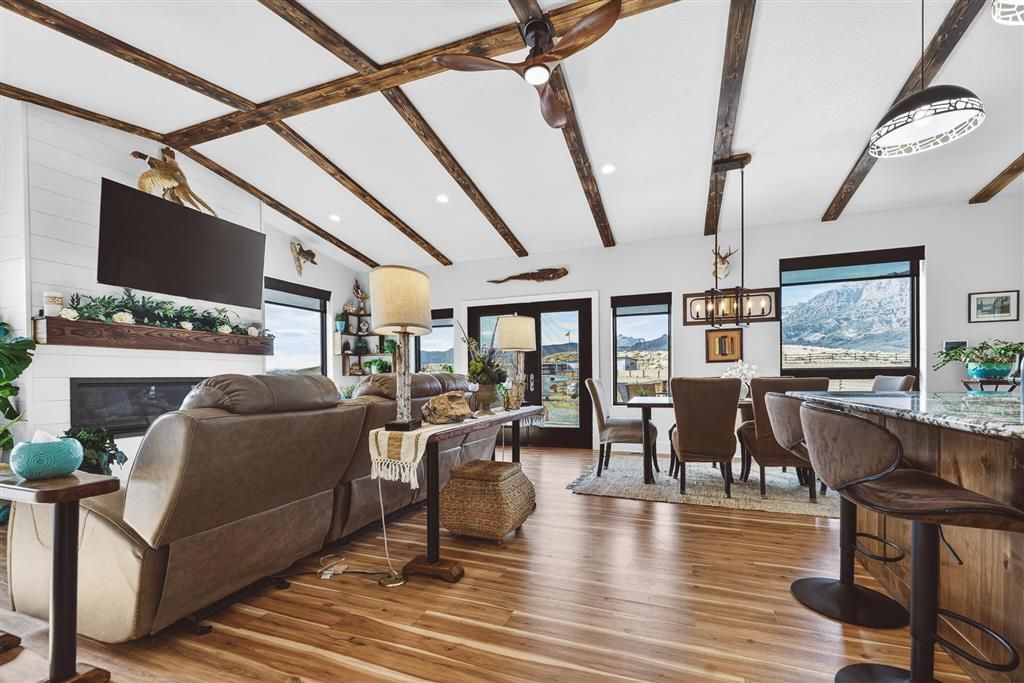 Photo of 32 Wapiti Estates Dr, Cody, WY 82414 (MLS # 10032231)