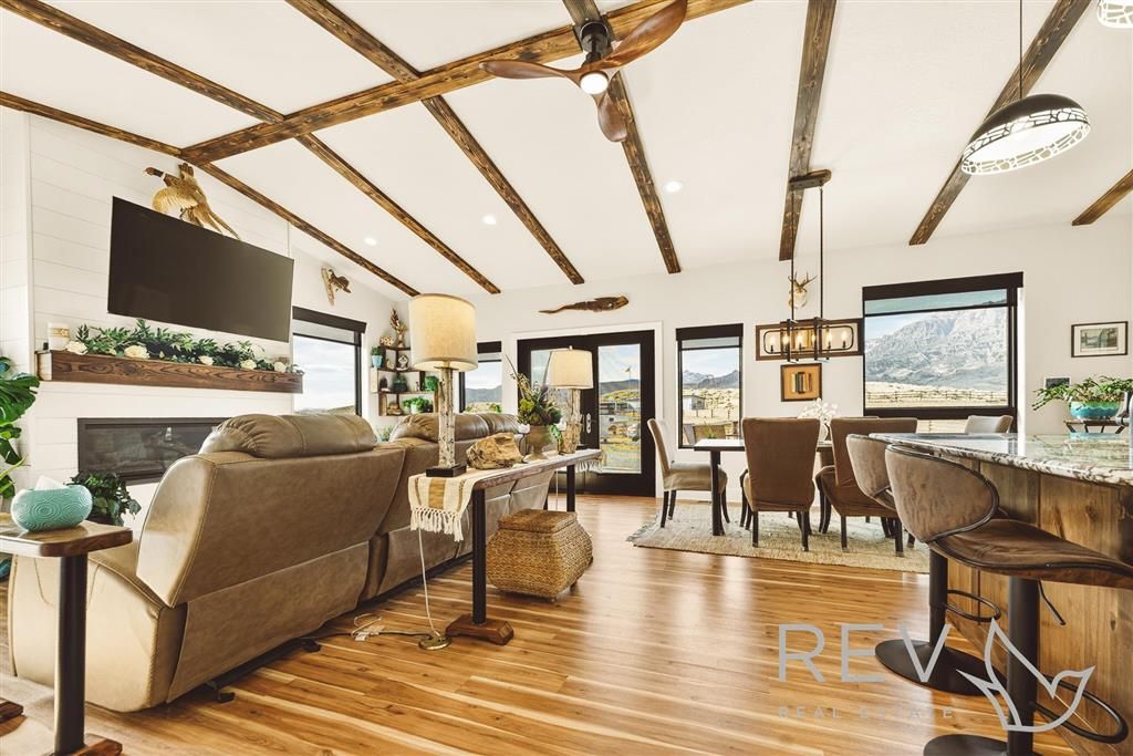 Photo of 32 Wapiti Estates Dr, Cody, WY 82414 (MLS # 10032231)