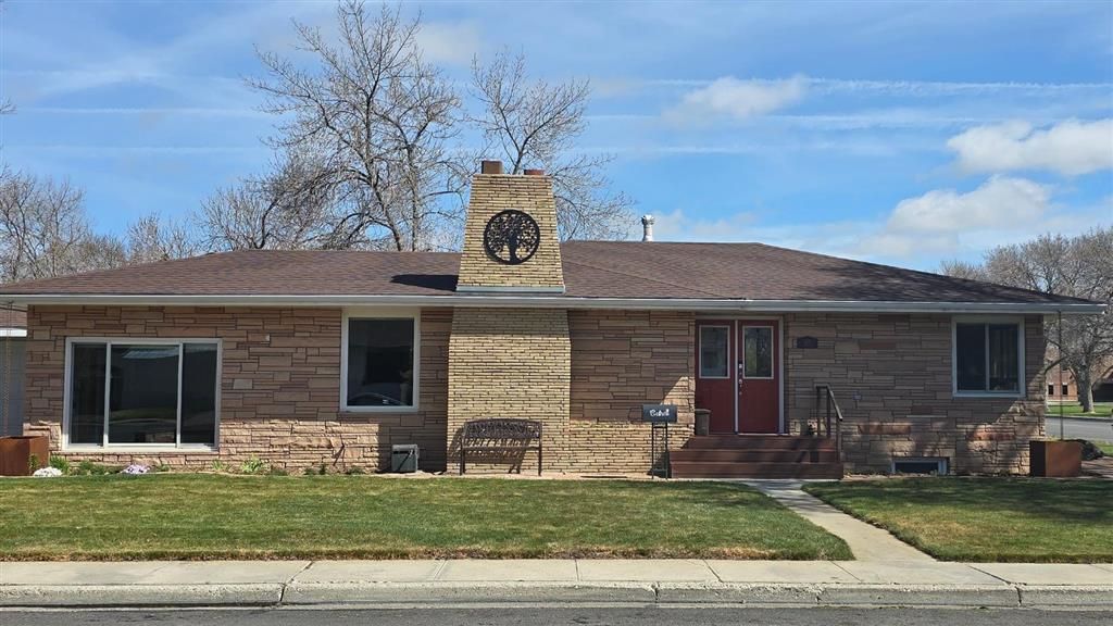 Photo of 505 Avenue K, Powell, WY 82435 (MLS # 10032353)