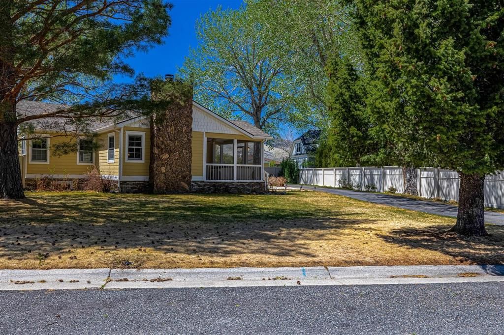 Photo of 1627 11th St, Cody, WY 82414 (MLS # 10032378)