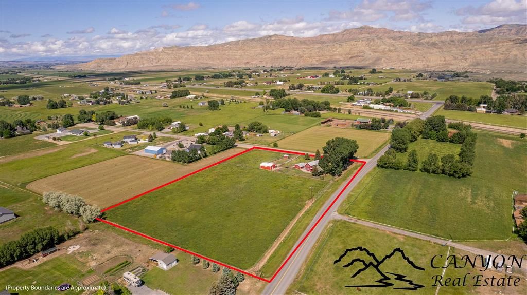Photo of 5 Longhorn Dr, Cody, WY 82414 (MLS # 10032284)