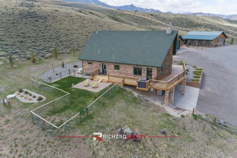 Tiny photo for 66 Stagecoach Trl, Cody, WY 82414 (MLS # 10032349)