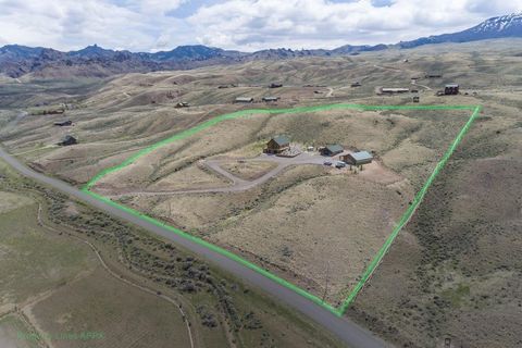 Tiny photo for 66 Stagecoach Trl, Cody, WY 82414 (MLS # 10032349)