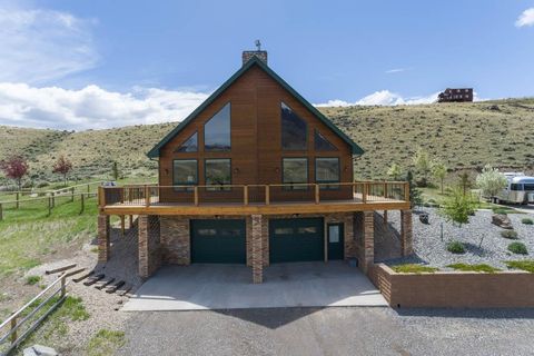 Tiny photo for 66 Stagecoach Trl, Cody, WY 82414 (MLS # 10032349)