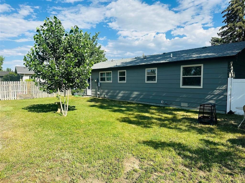 Photo of 1043 Elm Ave, Cody, WY 82414 (MLS # 10031480)
