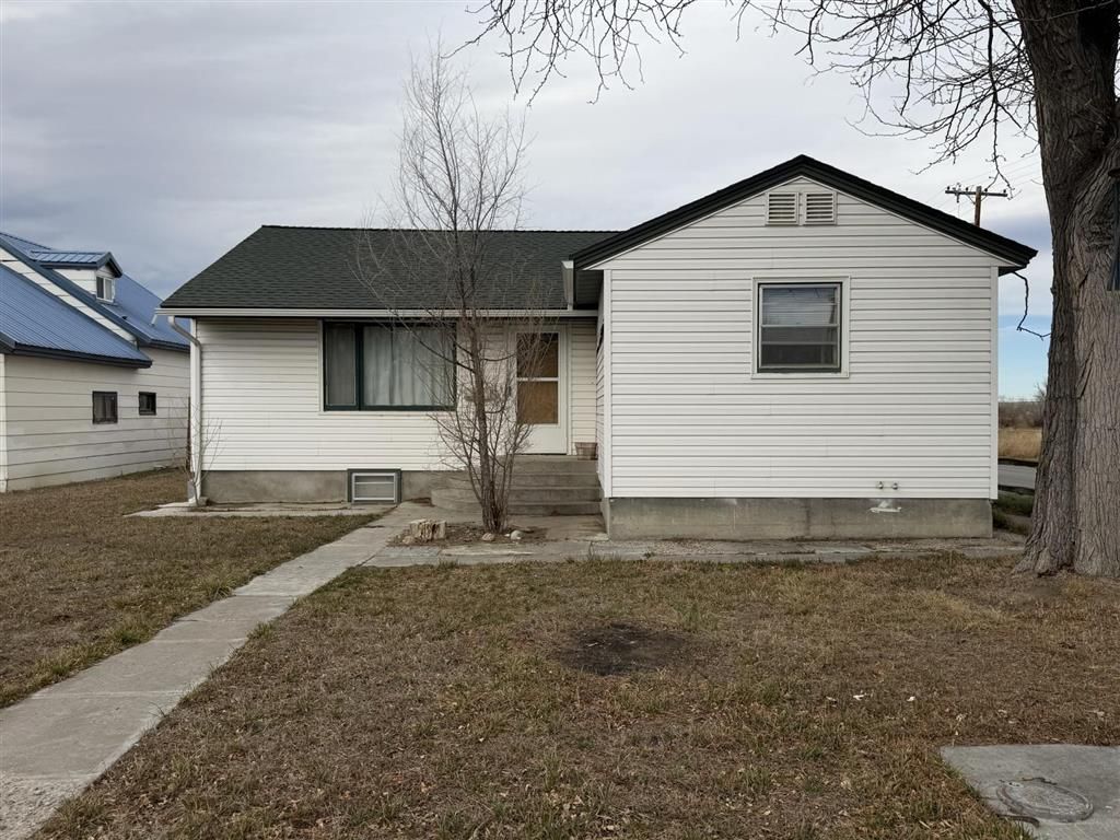 Photo of 487 E 3rd St, Lovell, WY 82431 (MLS # 10032158)
