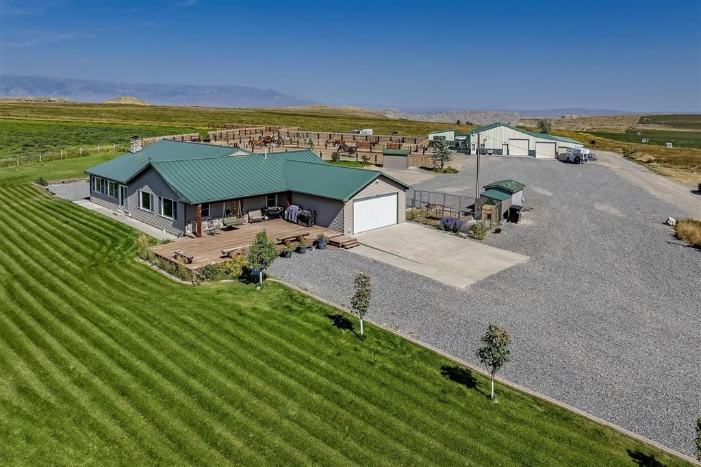 Photo of 854 Road 22 1/2, Powell, WY 82435 (MLS # 10031650)