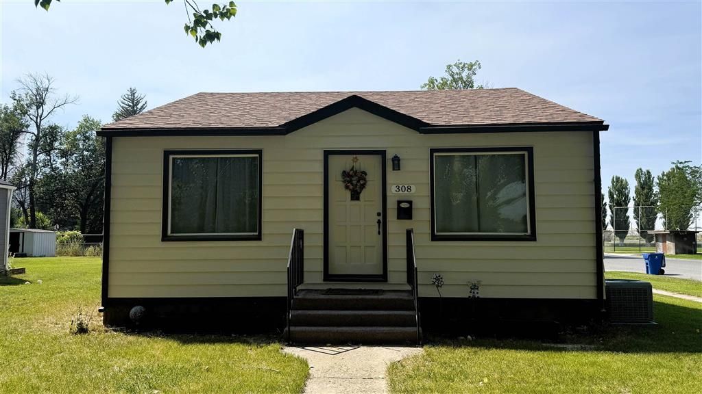 Photo of 308 Hampshire Ave, Lovell, WY 82431 (MLS # 10031626)