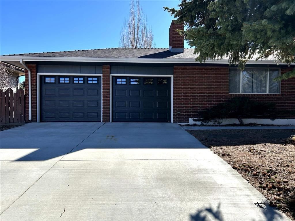 Photo of 1024 Red Butte Ave, Cody, WY 82414 (MLS # 10031400)