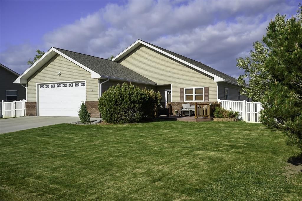 Photo of 913 34th St, Cody, WY 82414 (MLS # 10031246)