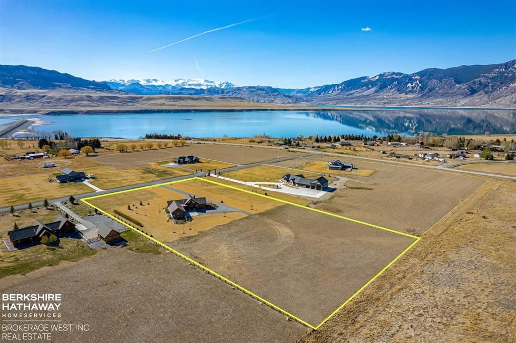 Photo of 17 Patriot Dr, Cody, WY 82414 (MLS # 10032334)