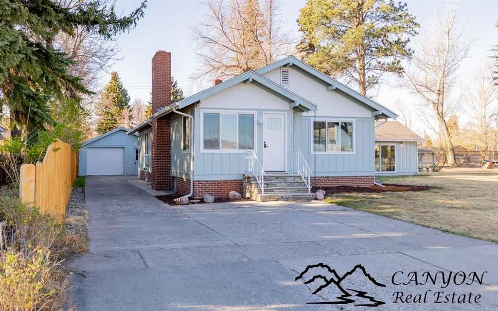Photo of 826 Cody Ave, Cody, WY 82414 (MLS # 10032242)
