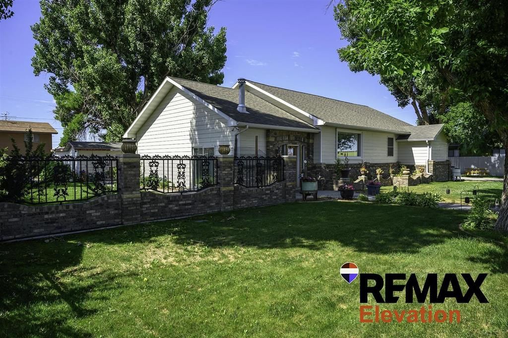 Photo of 625 3rd Ave N Ave, Greybull, WY 82426 (MLS # 10031398)